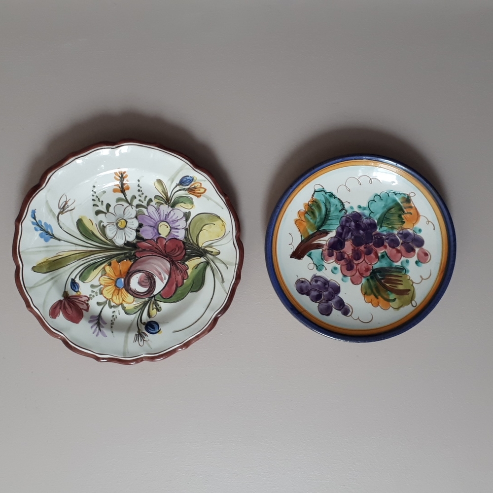 Decorative floral plates